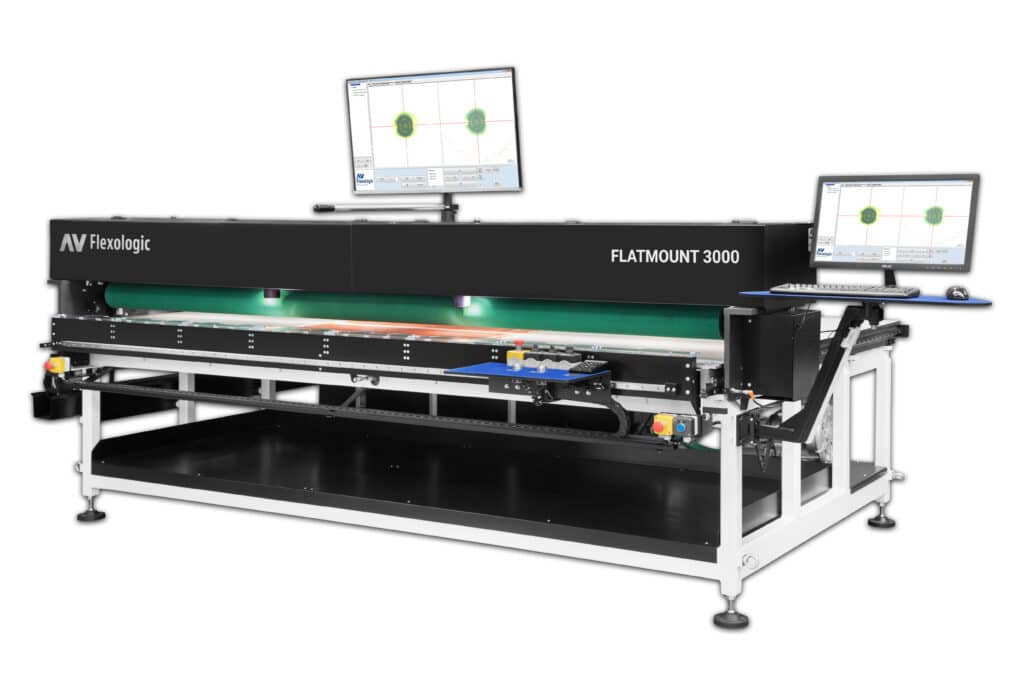 Flade klichemonteringsmaskiner sikre hurtig montering, og reduceret omkostninger: fastgøre trykplader på robuste polyesterfilm